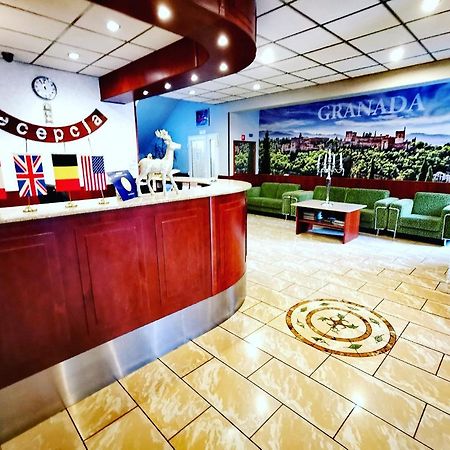 Hotel Granada أوستروف فيلكابورسكي المظهر الخارجي الصورة